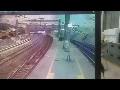 普悠瑪列車宜蘭翻覆 事故前監視器影片曝光|中央社即時影音