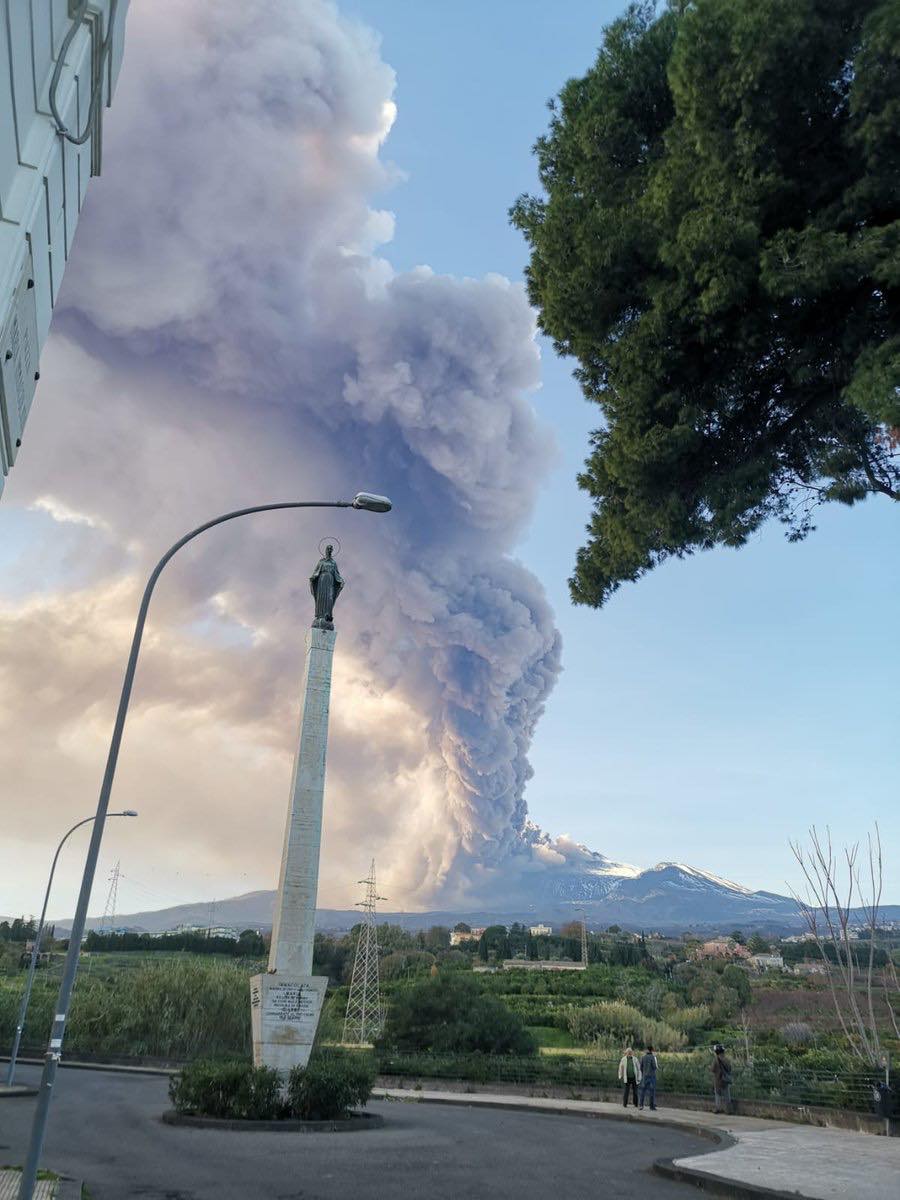 エトナ山噴火