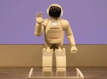 HONDA『ASIMO（アシモ）』引退 南青山の本社ショールームで最後の実演 一時代が終わる