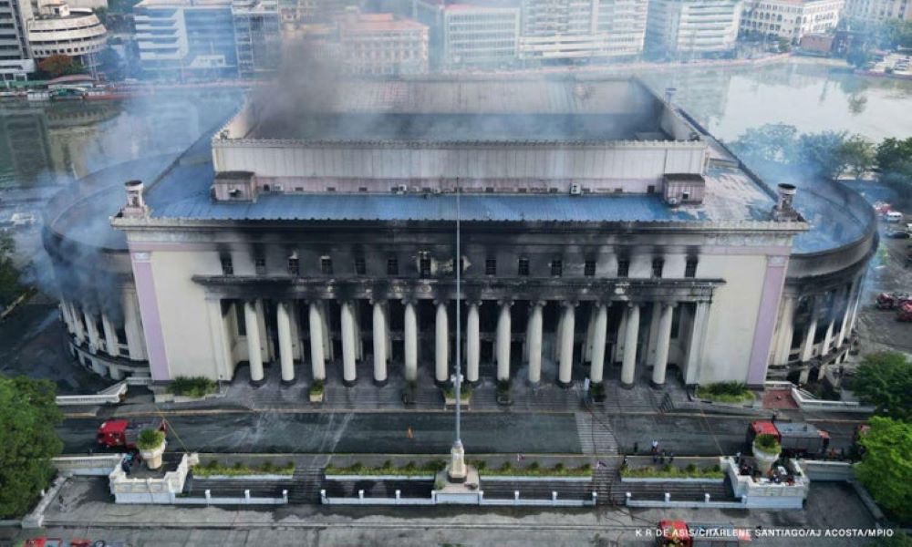 フィリピン マニラ中央郵便局 火災
