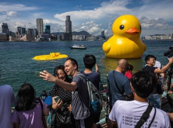 ラバーダック 香港