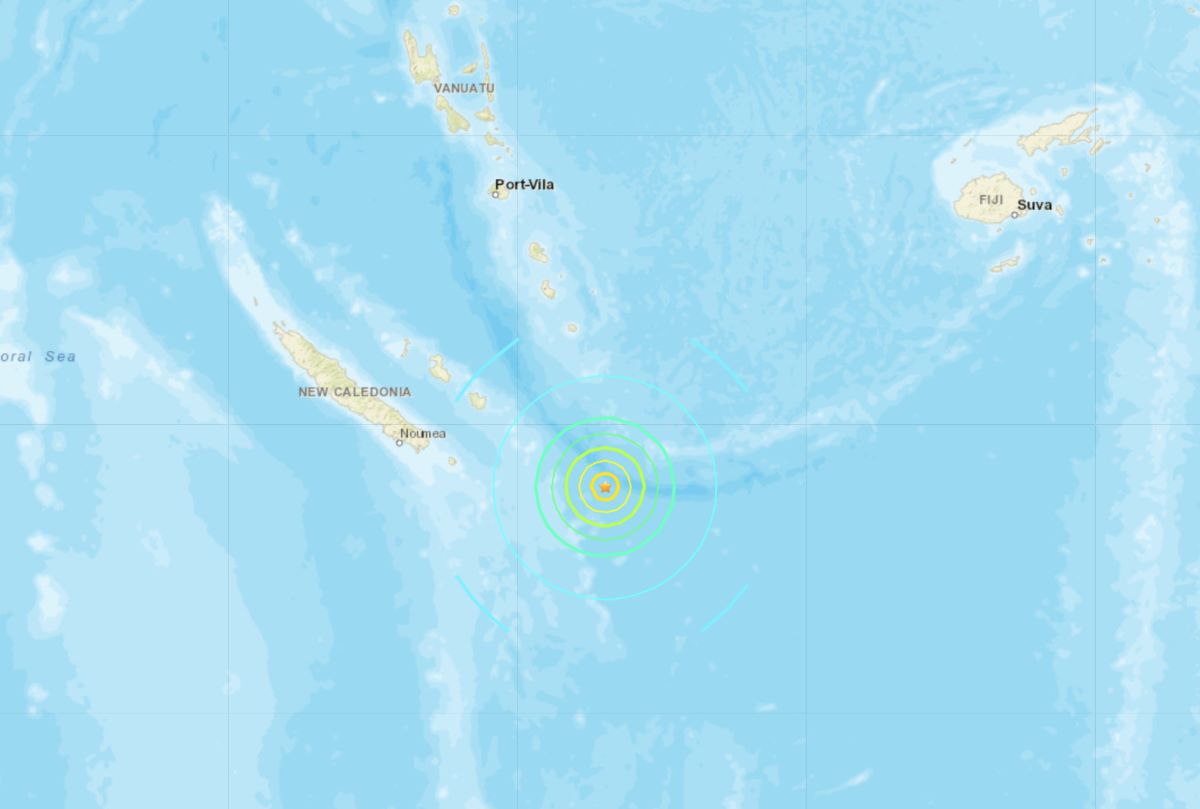 南太平洋ロイヤルティ諸島ニューカレドニア東沖でM7.4の地震