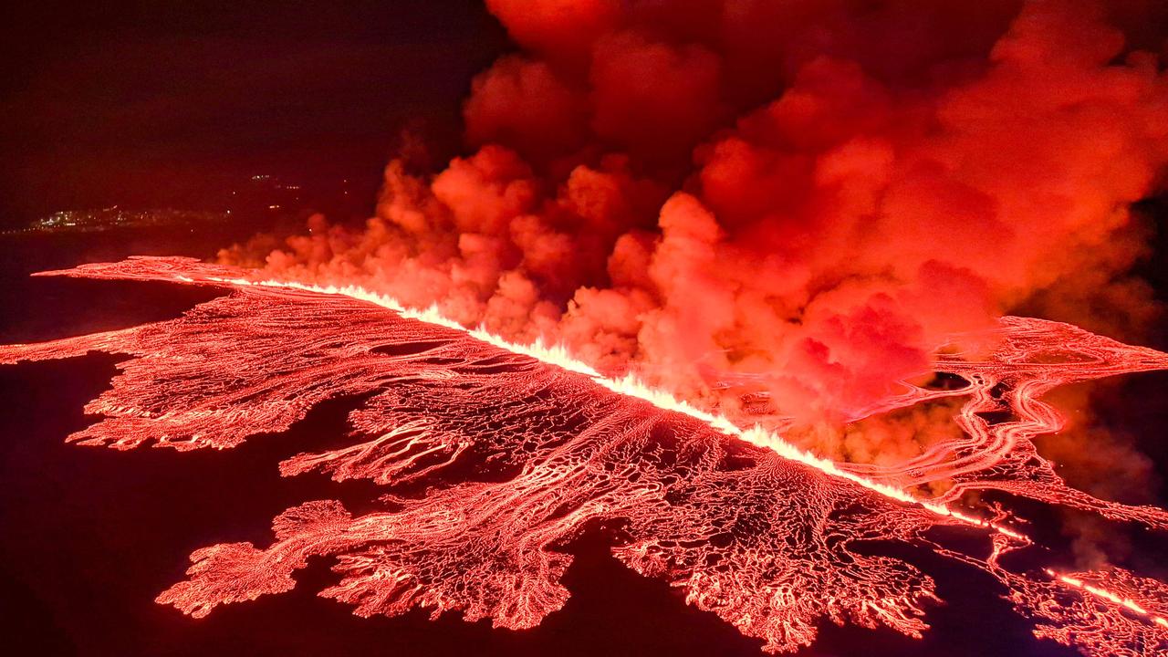 アイスランド、23年12月以降で4度目の噴火 非常事態を宣言し避難命令