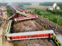 インド 東部 オディシャ州 列車衝突事故
