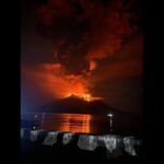 インドネシアのルアン火山で大規模な噴火 気象庁が日本への津波の影響などを監視