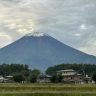 富士山で初冠雪を観測｜2023年10月5日甲府地方気象台