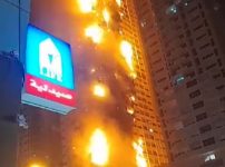 UAE アジュマーンの高層住宅で大規模火災